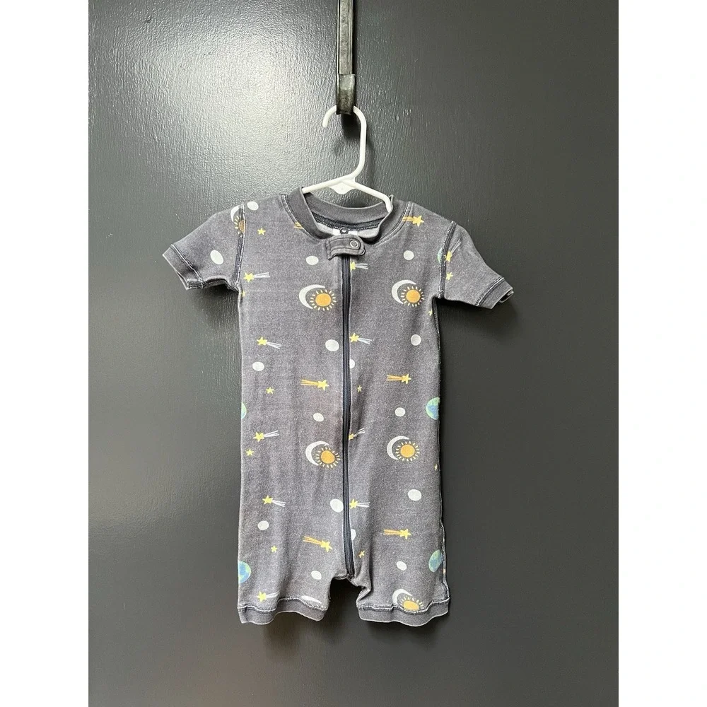 Hannah Anderson Sz 2T sleeper short pajama, space ships and planets